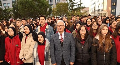 Özyiğit ve Büyükgöz, bayrak törenine katıldı