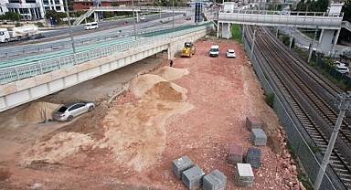 Tramvay hattına otopark inşa ediliyor