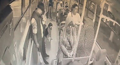 Ulaşımda halk otobüsünü tercih eden köpek güldürdü
