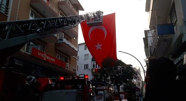 Yangına giden ekiplerin Türk Bayrağını hassasiyeti mutlu etti