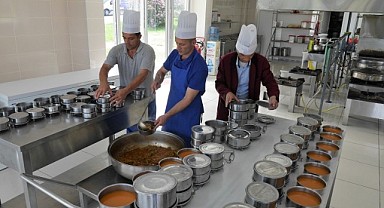 Yeri geldi aş oldular, yeri geldi kıyafet! Yaralar bir bir sarılıyor