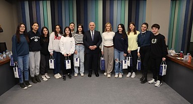 Başkan Bıyık, genç sporcularla buluştu