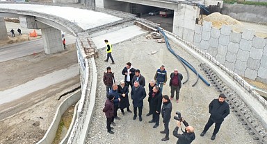 Büyükakın, Yeşilova Köprülü Kavşağı’nı inceledi