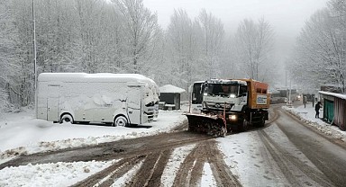 Büyükşehir kar ekipleri 7/24 mesaide