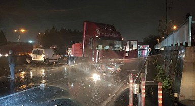 D-100’de seyir halindeki tır dehşet saçtı!