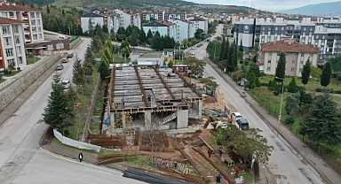 Derince’de yapılan cemevinin inşaatı devam ediyor