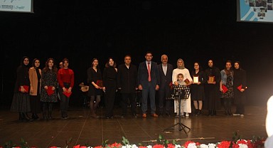 Engelliler ayakta alkışlandı