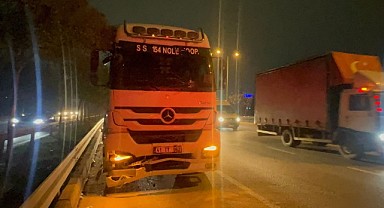 Gebze’de kaza! Servis aracı tırla çarpıştı