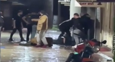 Kent meydanında acımasızca darp ettiler