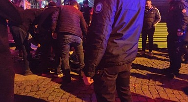 Kız arkadaşıyla dolaşıyordu! Bıçakladılar