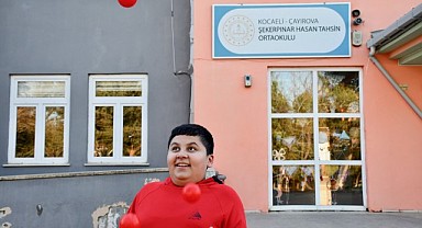 Otizmli öğrenci, öğretmeni sayesinde jonglör oldu
