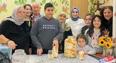 Yaşam Merkezi yaşlılarla çocukları buluşturuyor