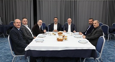 AK Darıca istişare toplantısı yaptı