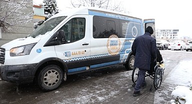 Büyükşehir, engelsiz taksiyle engelleri aşıyor