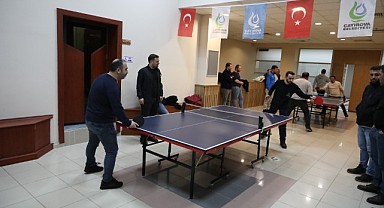 Çayırova’da tenis turnuvası heyecanı yaşanıyor