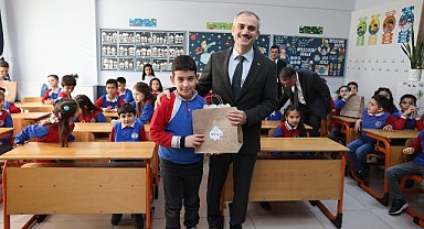 Çiftçi, karne heyecanına ortak oldu