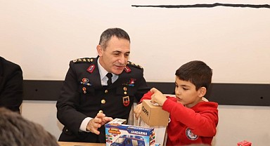 Çocuklar il jandarma komutanlığına konuk oldu