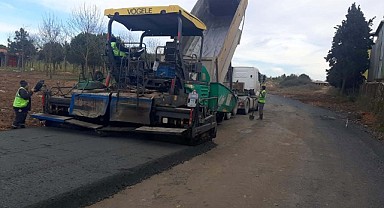 Gebze Millet Bahçesi’nde asfalt serimi yapılıyor
