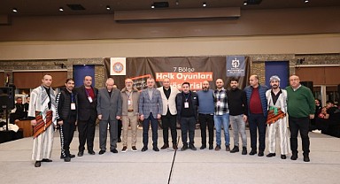 Halk oyunları gösterisi, yoğun ilgi gördü
