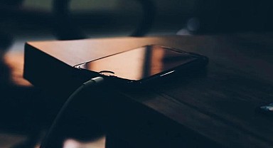 Telefonunuz şarja takıp uyumadan önce bir kez daha düşünün