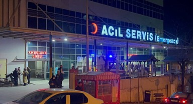 Yan baktı diye 3 kişiyi döner bıçakla yaraladı!