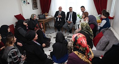 Bıyık, dokunmadık gönül bırakmıyor