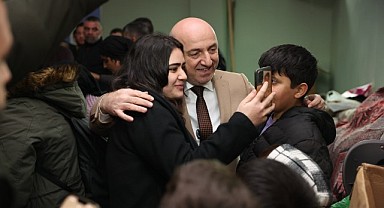 Bıyık, vatandaşlarla lokma dağıttı