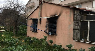 Çakmakla oynayan çocuk, evi ateşe verdi!