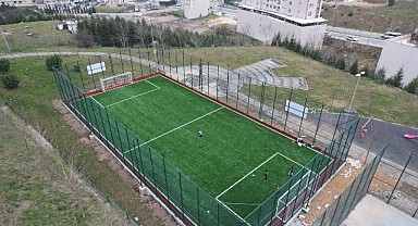 Çayırova 5 yeni halı sahaya kavuştu