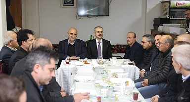 Çiftçi, esnaf ve vatandaşlarla bir araya geliyor