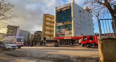 Gebze'de bir şahıs çatıya çıktı! İntihar girişiminde bulundu