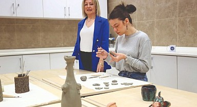 Körfez’in çamuru sanat eserlerine dönüşüyor