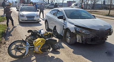 Otomobil ile motosiklet çarpıştı! 1 kişi yaralandı