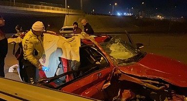Otomobil tıra çarptı! 1 kişi öldü