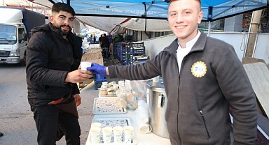 Pazarcı esnafının içi, Büyükşehir’in çorbasıyla ısındı