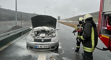 Seyir halindeki araç alevlere teslim oldu!