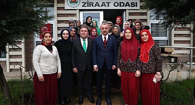 Büyükakın, kadın çiftçilerle bir araya geldi