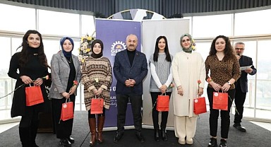 Büyükgöz, kadın mesai arkadaşlarını unutmadı