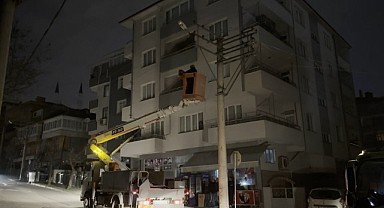 Çayırova'da elektrik kabloları bomba gibi patladı!