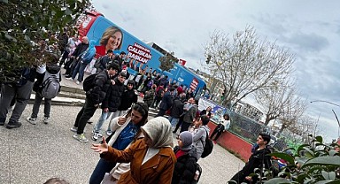 CHP, okul bahçesine siyaset soktu!