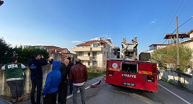 Dört katlı binada yangın paniği! Maddi hasar oluştu