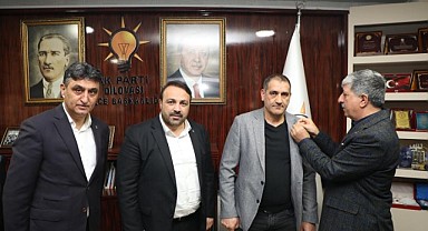 İYİ Partili Kocabey istifa ederek AK Parti’ye geçti