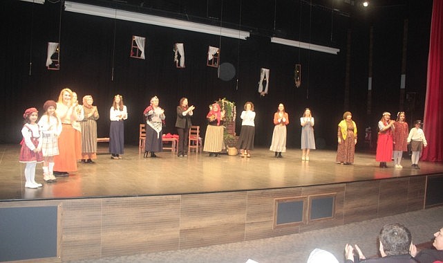 Küçük Köyün Büyük Kadınları tiyatro severlerle buluştu