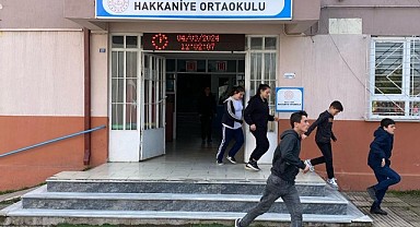 Öğrencilere, deprem bilinci kazandırılıyor
