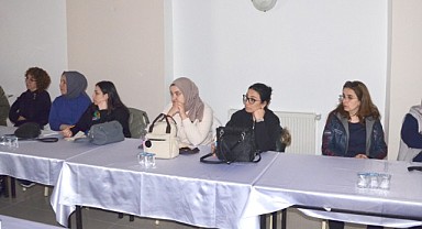 Öğretmenlere, akran arabuluculuğu eğitimi veriliyor