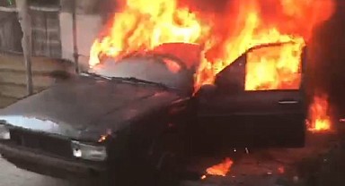 Sürücü otomobili ateşe verdi!