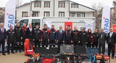 Vali Yavuz, öğrencilerle deprem tatbikatına katıldı