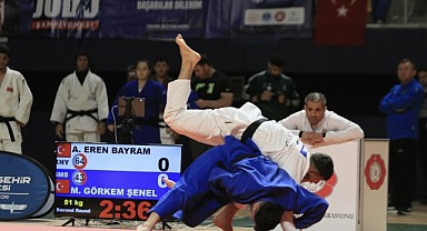 56 ilden 860 sporcu Kocaeli’nde mücadele etti