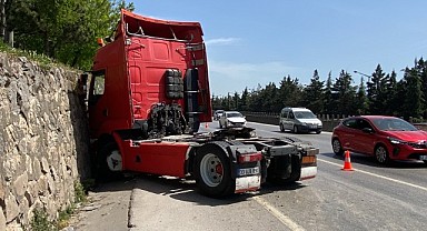 Bakıma giden tır kaza yaptı!