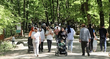 Bayram tatili, turizm merkezlerini hareketlendirdi